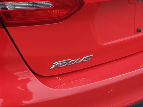 Used 2015 Ford Focus SE w/ Reverse Sensing Package image 15