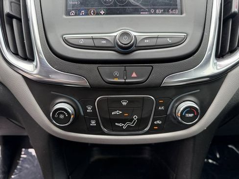 Used 2024 Chevrolet Equinox LS FWD image 25
