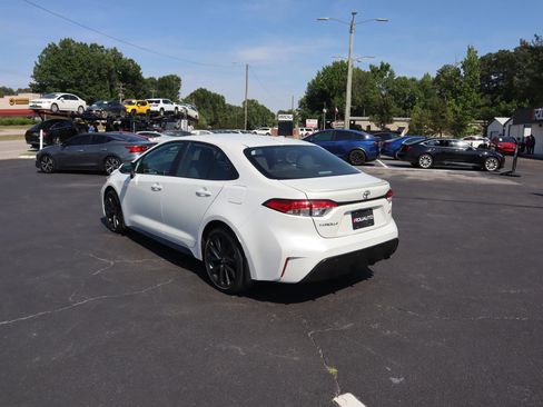 Used 2024 Toyota Corolla SE FWD image 8