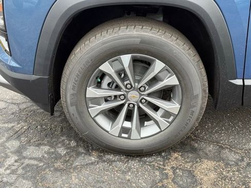 New 2026 Chevrolet Equinox LT w/ Convenience Package II AWD/4WD image 10
