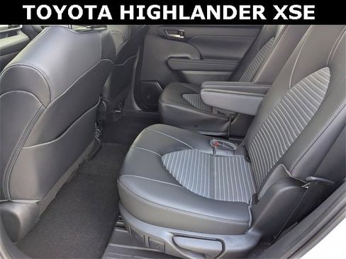 Used 2023 Toyota Highlander XSE image 20