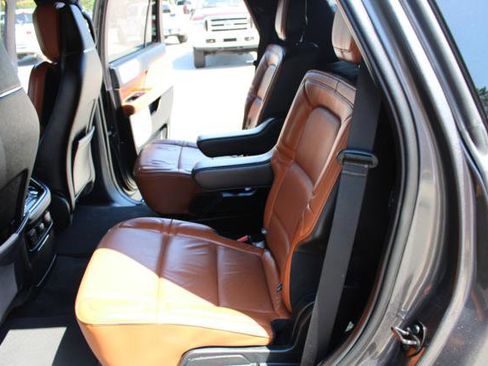 Used 2018 Lincoln Navigator Reserve w/ Technology Package AWD/4WD image 35