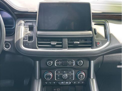 Used 2023 Chevrolet Suburban Premier AWD/4WD image 18