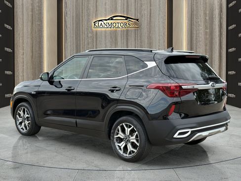 Used 2021 Kia Seltos EX AWD/4WD image 5