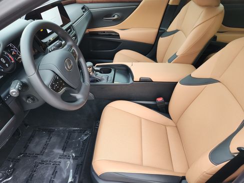 Used 2024 Lexus ES 350 w/ Premium Package FWD image 6