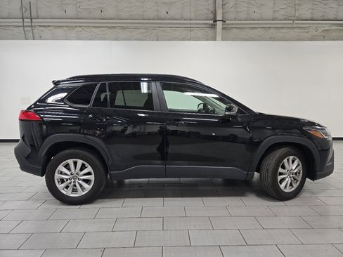 Certified 2025 Toyota Corolla Cross LE image 15
