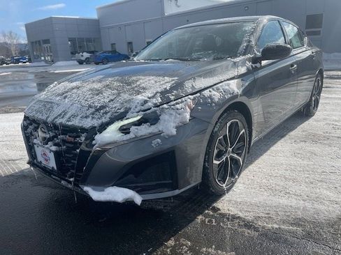 New 2025 Nissan Altima 2.5 SR image 1