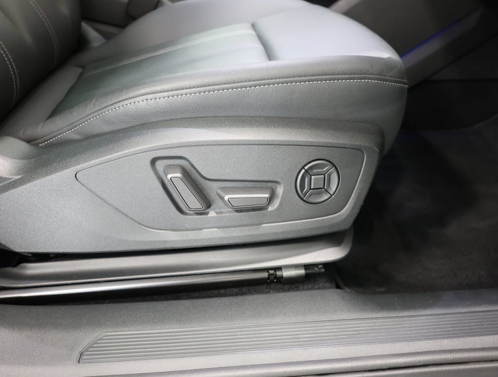 Used 2023 Audi Q4 e-tron Premium Plus w/ Premium Plus AWD/4WD image 22