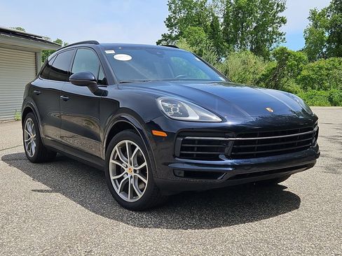 Certified 2023 Porsche Cayenne Platinum Edition AWD/4WD image 9