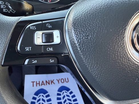 Used 2018 Volkswagen Tiguan S image 31