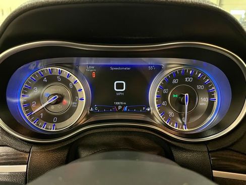 Used 2016 Chrysler 300 Limited w/ Driver Convenience Group image 25