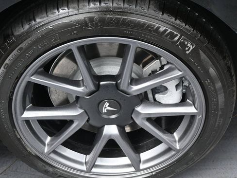 Used 2021 Tesla Model 3 Standard Range Plus image 39