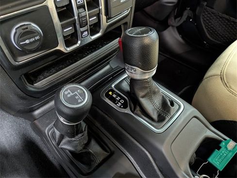 Used 2023 Jeep Gladiator Willys image 26