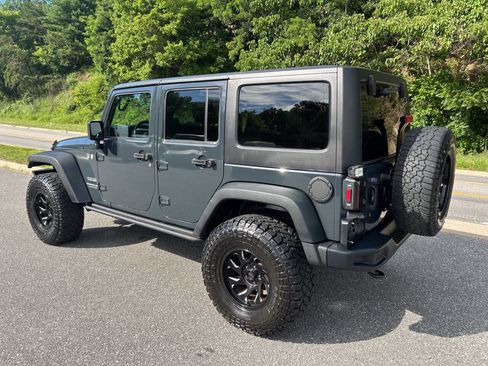 Used 2017 Jeep Wrangler Unlimited Sport w/ Quick Order Package 24S AWD/4WD image 5