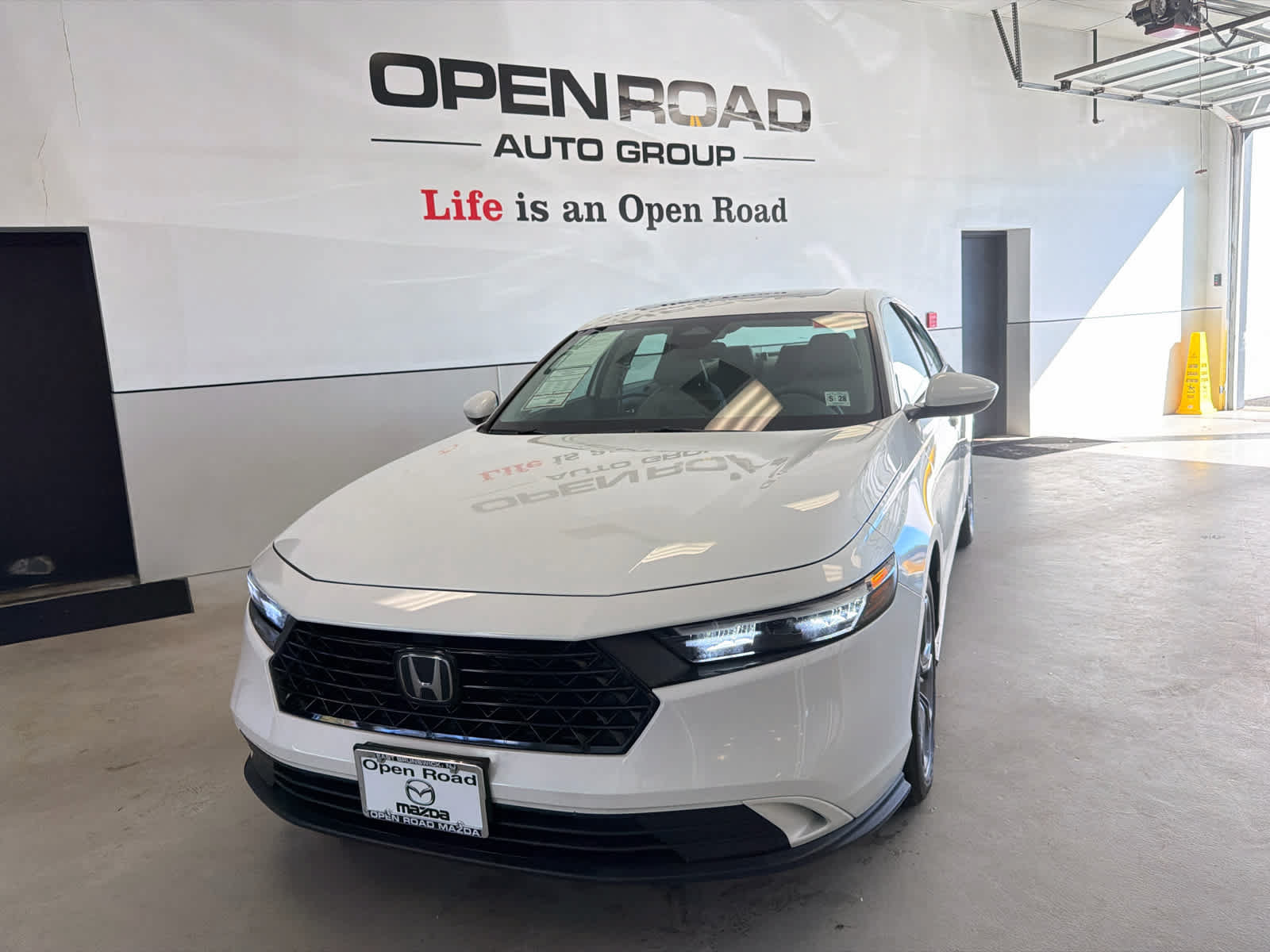 Used 2023 Honda Accord EX image 18