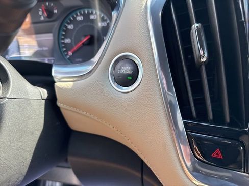 Used 2023 Chevrolet Traverse LS image 17