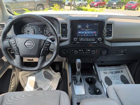 Used 2022 Nissan Frontier SV AWD/4WD image 14