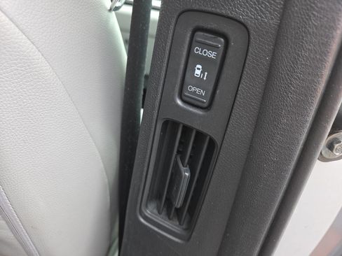 Used 2018 Honda Odyssey Elite image 52