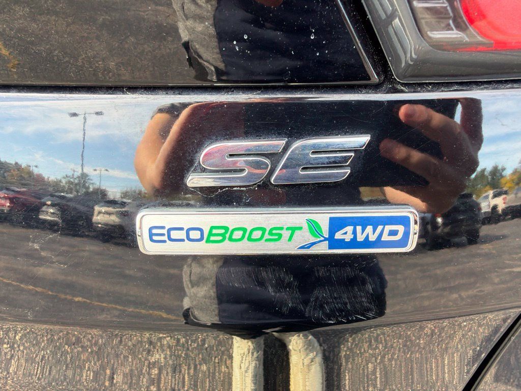 Used 2017 Ford Escape SE w/ Equipment Group 201A AWD/4WD image 7