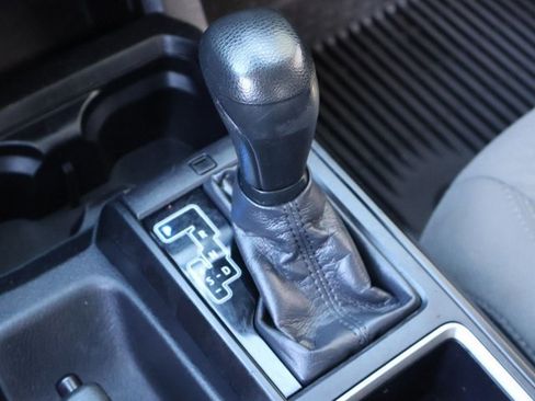 Used 2020 Toyota Tacoma SR AWD/4WD image 17