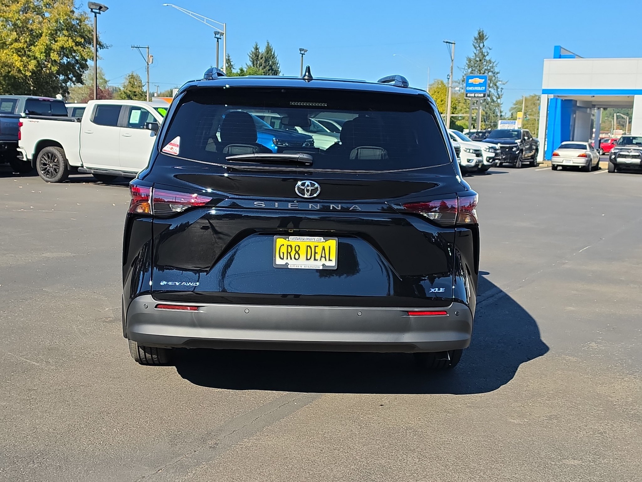New 2026 Toyota Sienna XLE AWD/4WD image 8