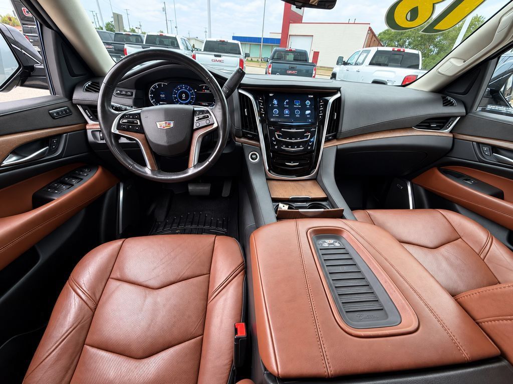 Used 2018 Cadillac Escalade ESV Premium Luxury w/ LPO, Radiant Package AWD/4WD image 15