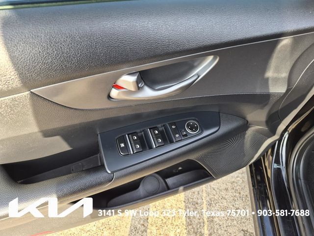 Certified 2021 Kia Forte Sedan FWD image 18