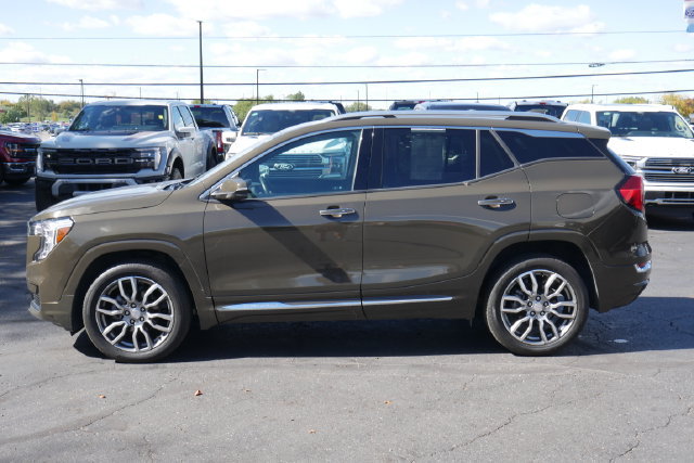 Used 2024 GMC Terrain Denali AWD/4WD image 8