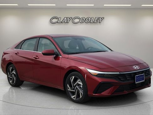 Certified 2025 Hyundai Elantra Limited image 1