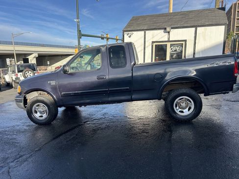 Used 2001 Ford F150 XLT image 4