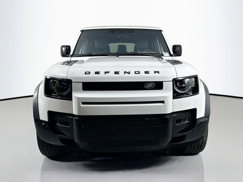 Certified 2023 Land Rover Defender 130 X-Dynamic SE image 2