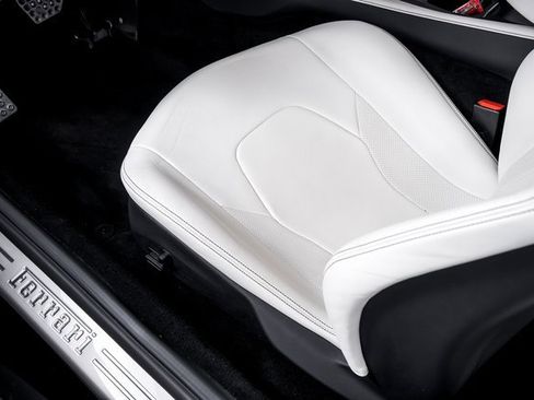 Certified 2019 Ferrari Portofino image 23