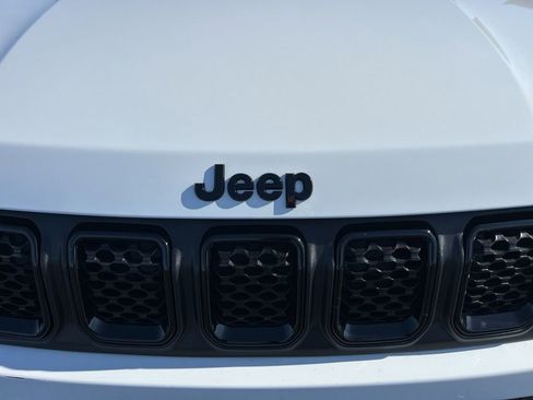 Used 2023 Jeep Compass Altitude image 28