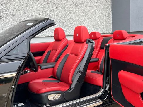 Used 2020 Rolls-Royce Dawn RWD image 20