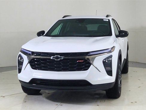 New 2026 Chevrolet Trax RS image 2