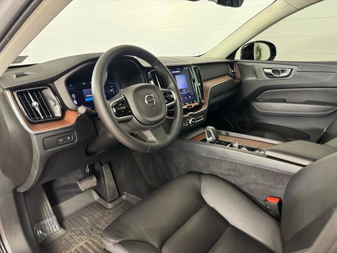 Used 2023 Volvo XC60 T8 Plus w/ Climate Package image 12