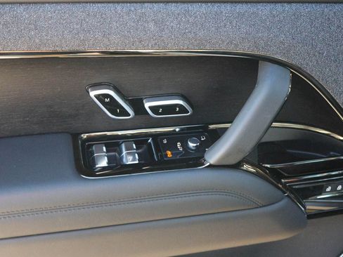 Certified 2025 Land Rover Range Rover Sport AWD/4WD image 32