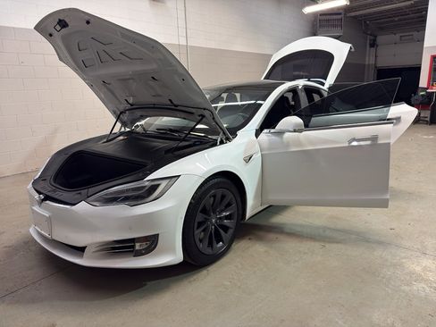 Used 2018 Tesla Model S P100D image 9