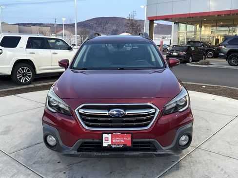 Used 2018 Subaru Outback 2.5i Limited image 3