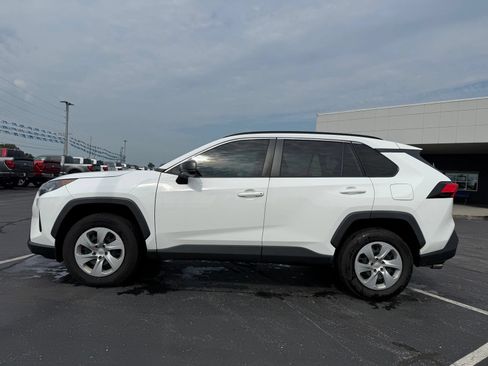 Used 2020 Toyota RAV4 LE w/ Carpet Mat Package FWD image 5
