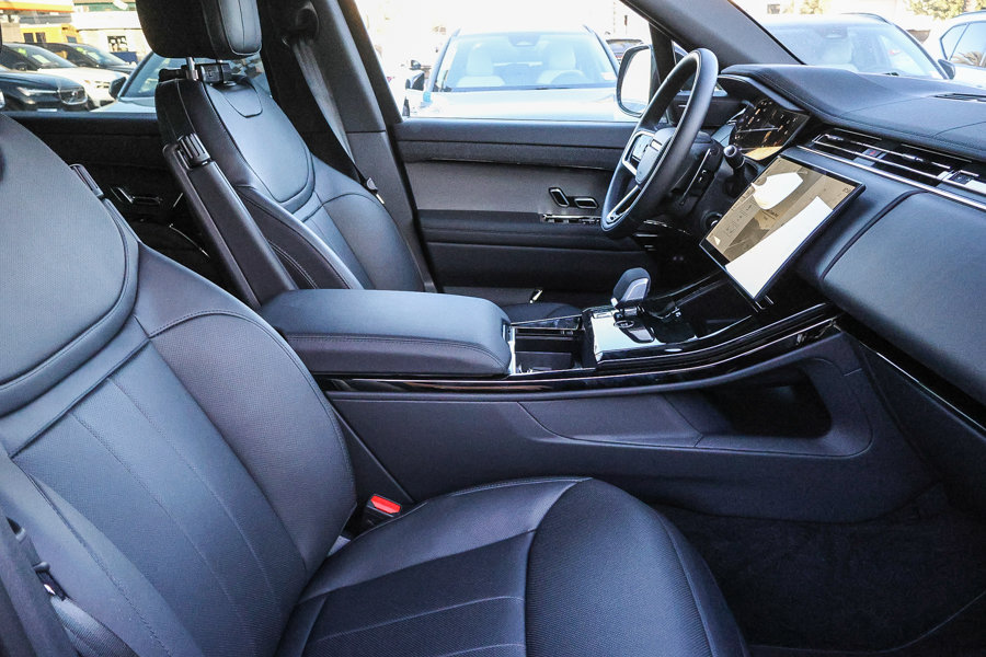 New 2026 Land Rover Range Rover Sport SE AWD/4WD image 13