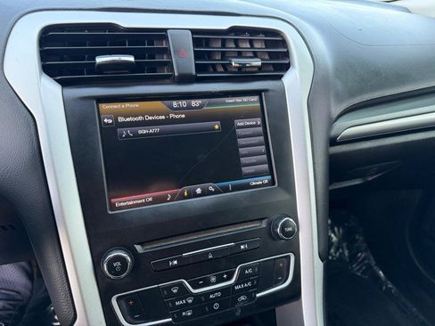 Used 2016 Ford Fusion SE FWD image 31
