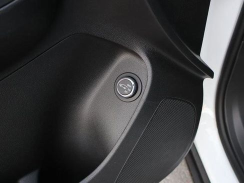 New 2026 Buick Envista Sport Touring image 18