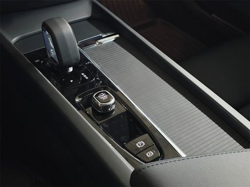 Certified 2024 Volvo S60 B5 Core w/ Climate Package image 26