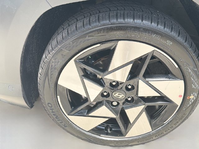 New 2026 Hyundai Kona Limited FWD image 32