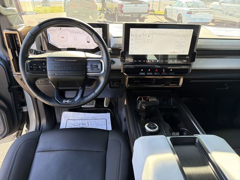 Used 2024 GMC Hummer EV 2X w/ LPO, Illumination Package image 12