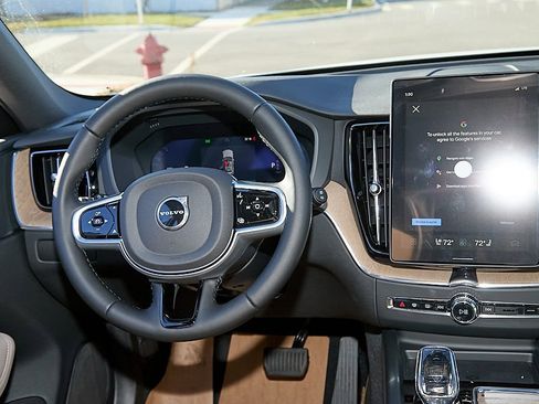 New 2026 Volvo XC60 B5 Plus w/ Protection Package Premier image 23