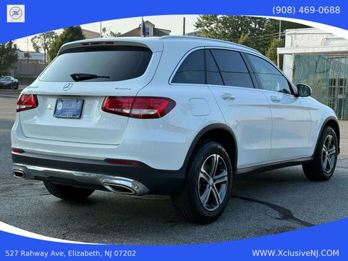 Used 2017 Mercedes-Benz GLC 300 4MATIC image 4