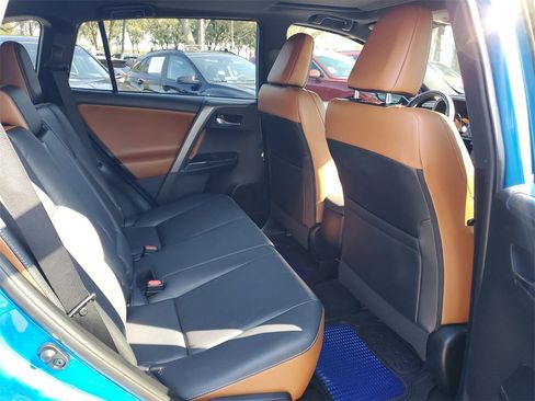 Used 2017 Toyota RAV4 SE image 42