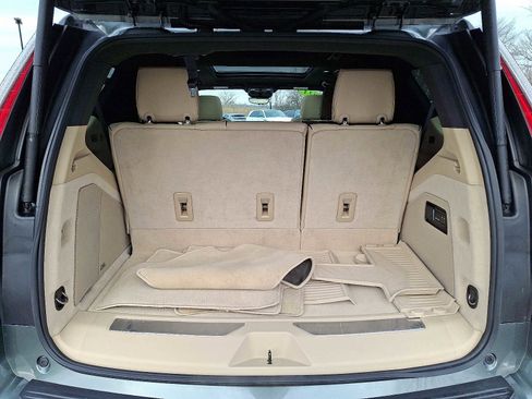 Used 2023 Cadillac Escalade Premium Luxury image 30